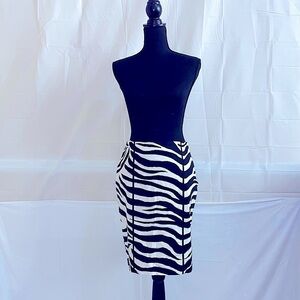 White House | Black Market Animal Print Mini Skirt Size M